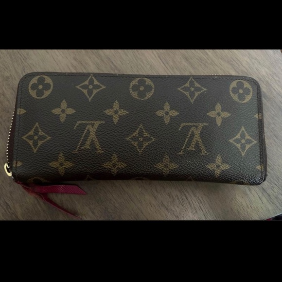 Authentic Monogram Louis Vuitton Clemence Fuscia Wallet - Picture 1 of 8